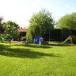 Apartmán Huebsche In Kroepelin Mit Eigener Terrasse *