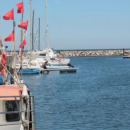 Huebsche In Kroepelin Mit Eigener Terrasse