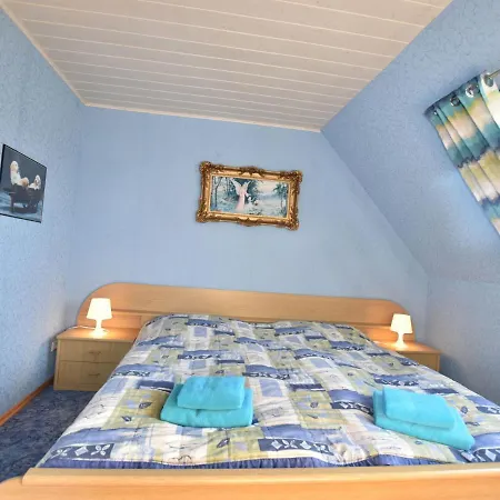 Huebsche In Kroepelin Mit Eigener Terrasse