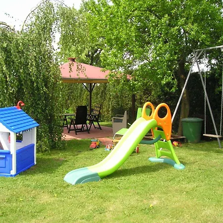 Huebsche In Kroepelin Mit Eigener Terrasse * Klein Nienhagen