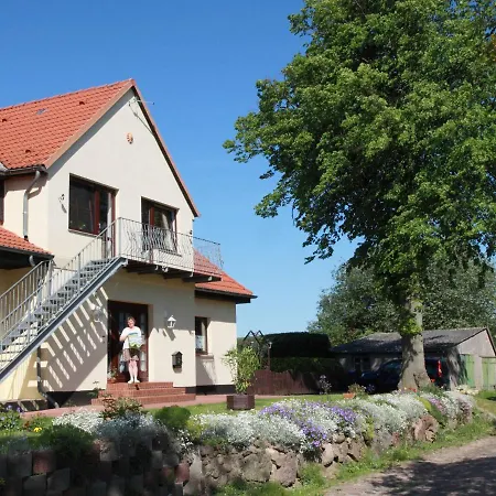 Huebsche In Kroepelin Mit Eigener Terrasse Appartement