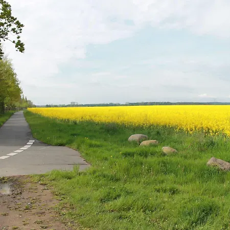 Apartman Huebsche In Kroepelin Mit Eigener Terrasse Klein Nienhagen