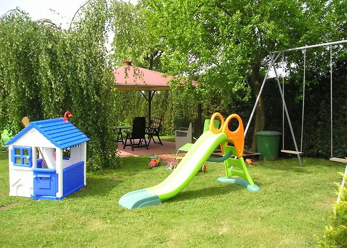 Huebsche In Kroepelin Mit Eigener Terrasse * Klein Nienhagen